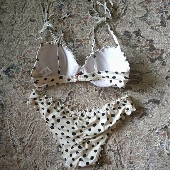 Polkadot Bikini Scrunch Butt & Ruffles - Picture 2 of 2